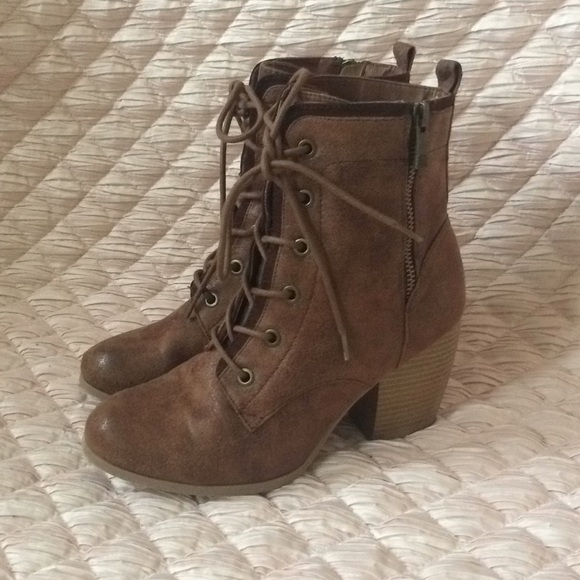 tan lace up boots